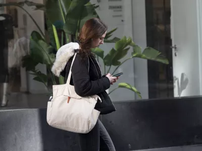 simbolična fotografijamobitelsodobna tehnologijasocialna omrežjamobitelefonkomunikacijamobilni telefonmobilnikpametni telefonpametni telefoniinstagram facebook tiktok04.03.2025 Uporaba mobilnih telefonovFOTO: Nik Erik Neubauer