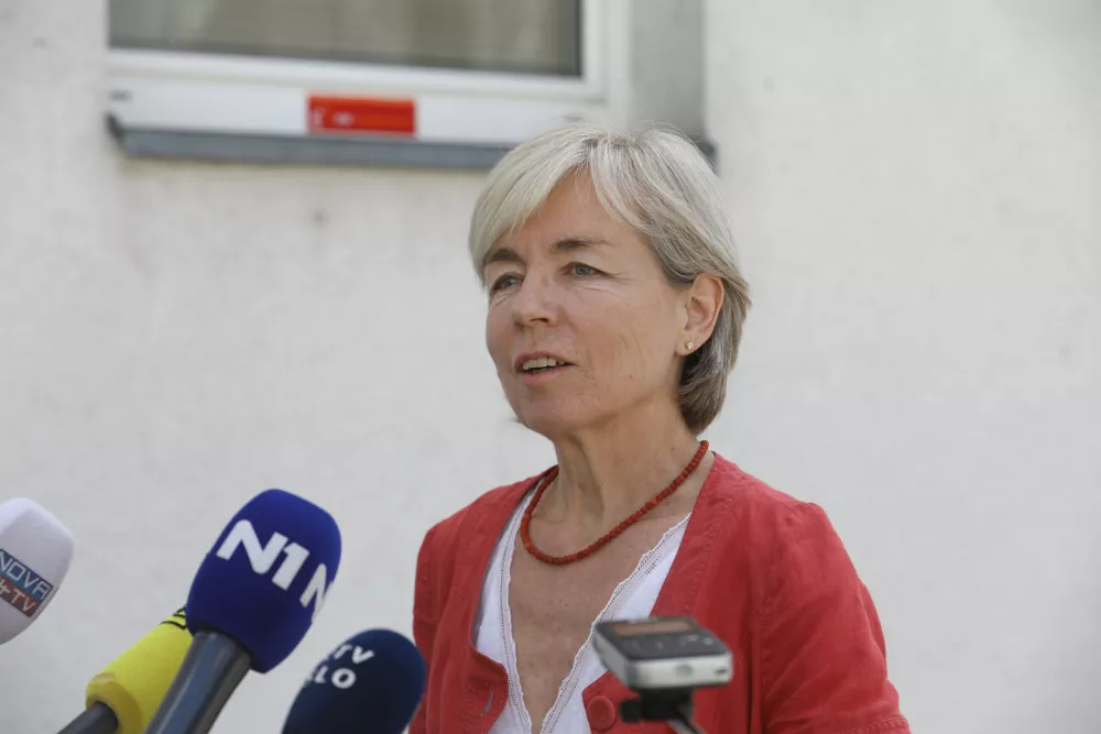 dr. Marta Grgič Vitek, nacionalna koordinatorica programa cepljenja - 10.08.2022 - Nacionalni in&scaron;titut za javno zdravje - NIJZ, predstavili strokovna priporočila posvetovalne skupine za spremljanje gibanja novega koronavirusa v vzgoji in izobraževanju ob prihajajočem &scaron;olskem letu;  //FOTO: Luka Cjuha / Foto: Luka Cjuha