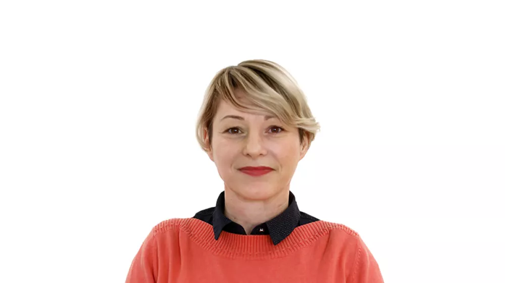 Nata&scaron;a Bucik OzebekZA ONLINE - Redakcija Dnevnik 2024 - portreti za komentarje in kolumne - kolumnisti - komentatorji &ndash; novinarji - portret //FOTO: Luka Cjuha / Foto: Luka Cjuha