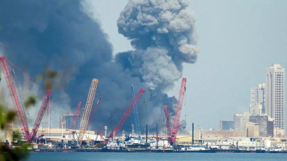 Smoke rises in the sky after blasts were heard in Manama, Bahrain, February 28, 2026. REUTERS/Stringer   TPX IMAGES OF THE DAY