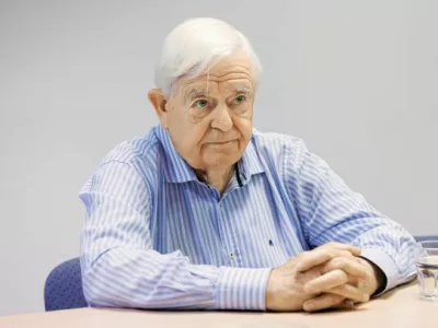 Portret, Milan Kučan