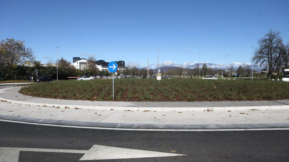 3.11.2025 - Rondo Žale - krožni promet - Foto: Luka Cjuha