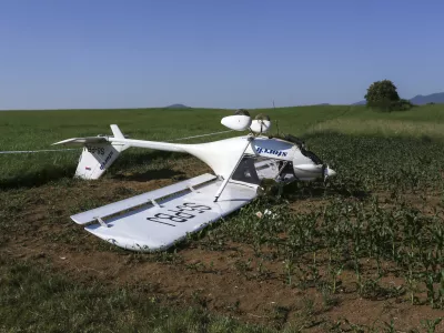 - 10.06.2014 Grosuplje - letalska nesreča - pri prisilnem pristanku med Cikavo in Grosupljem strmoglavilo ultralahko letalo, pri čemer se je zaradi razmočenega terena letalo prevrnilo    //FOTO: Jaka Gasar