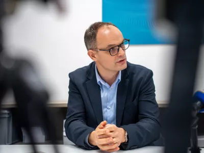 Ljubljana.Novinarska konferenca stranke Demokrati.Predsednik stranke Anze Logar.