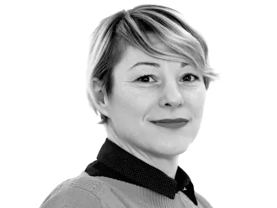 Nata&scaron;a Bucik Ozebek- Redakcija Dnevnik 2024 - portreti za komentarje in kolumne - kolumnisti - komentatorji &ndash; novinarji - portret //FOTO: Luka Cjuha