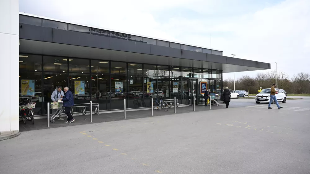 02.03.2026 Trgovine Hofer..FOTONik Erik Neubauer