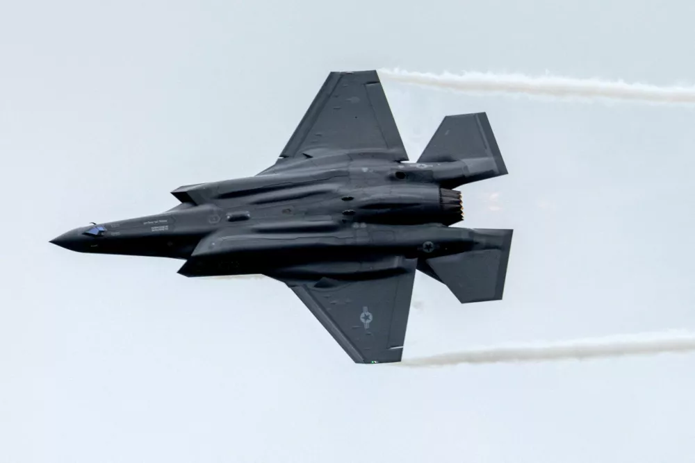 FILE PHOTO: A Lockheed Martin F-35 fighter jet performs during the International Aerospace Exhibition ILA on the opening day at Schoenefeld Airport in Berlin, Germany June 5, 2024. REUTERS/Axel Schmidt/File Photo