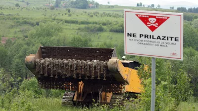 - mine - minsko polje - Karlovac 2011 - pirotehniki nadaljujejo razminiranje območja občine Josipdol - druga največja minsko onesnažena površina v Karlovški županiji - projekt razminiranja "Plivelići-Kokani", Mednarodna ustanova - Fundacija za razminiranje in pomoč žrtvam min (ITF).  //FOTO: Luka Cjuha