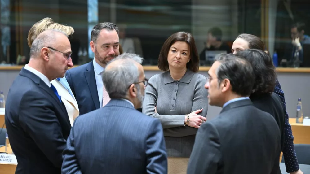 Belgija, Bruselj.Zasedanje zunanjih ministrov EU, v ospredju katerega so bila diplomatska prizadevanja za koncanje ruske agresije na Ukrajino.Ministrica za zunanje in evropske zadeve Tanja Fajon.