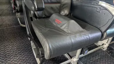 Nenavaden sedež na letalu / Foto: Reddit/themoldyone