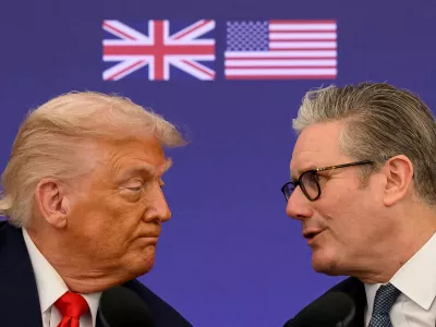 FILE PHOTO: U.S. President Donald Trump and British Prime Minister Keir Starmer announce an agreement between the two countries as they hold a press conference at Chequers at the conclusion of a state visit on September 18, 2025 in Aylesbury, Britain. Leon Neal/Pool via REUTERS/File Photo/File Photo