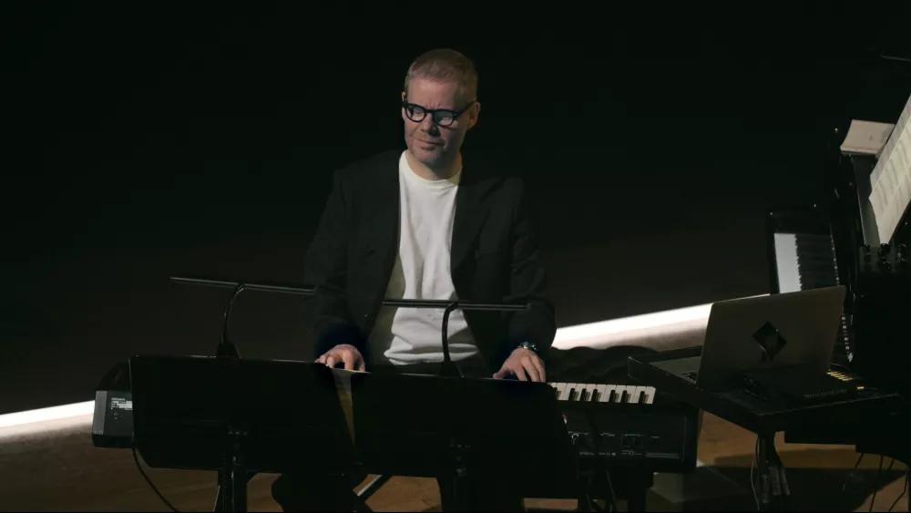 Glasbeni komentar družbene realnosti