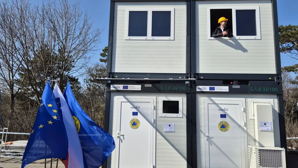 Sezana, Izobrazevalni center za zascito in resevanje.Prikaz postavitve zmogljivosti za zacasno namestitev, ki ga pripravlja URSZR.