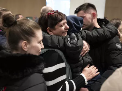 04.03.2026 Vrnitev prvih slovenskih potnikov iz Dubaja in Bližnjega vzhoda - evakuacija potnikov na letali&scaron;ču BrnikFoto: Nik Erik Neubauer