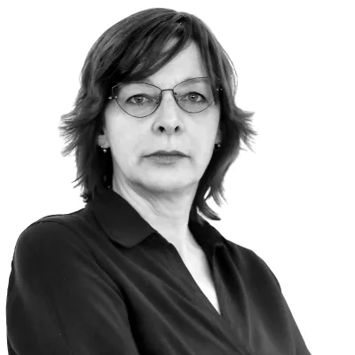 Katja Gle&scaron;čič- Redakcija Dnevnik 2024 - portreti za komentarje in kolumne - kolumnisti - komentatorji &ndash; novinarji - portret //FOTO: Luka Cjuha