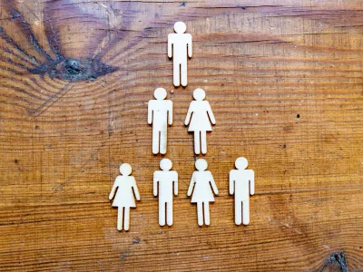 &raquo;Če je mogoče, naj podjetje deluje s čim manj hierarhičnimi ravnmi, da birokracija ne ovira pri udejanjanju idej, saj je hierarhičnost pogosta ovira za vzpostavitev podjetnosti bolj naklonjene kulture.&laquo;