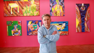 Velike slike, divje barve, igrivost in kritika