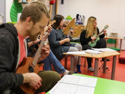 Havajski in&scaron;trument v ljubljanskem vrtcu