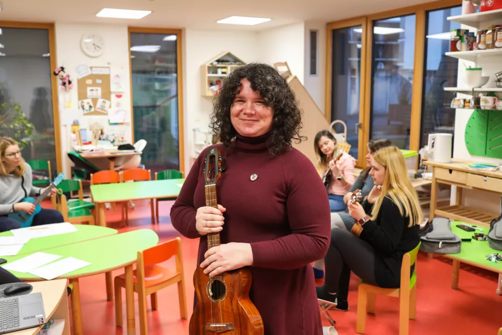 Havajski in&scaron;trument v ljubljanskem vrtcu