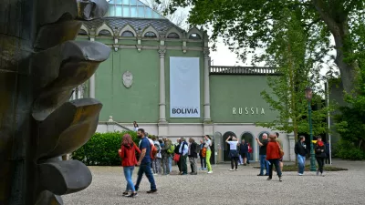 Kunst Bildende Kunst Arte Bienale Tourismus Reisen Italien Venedig 28.05.2024 Venedig Venezia Italien 60. Bienale arte 2024 60. Bieanale di Venecia Kurator Adriano Pedrosa BRA Motto Fremde ?berall Giardini Pavillon Russland wird von Bolivien bespielt Foto Eberhard Thonfeld Venedig Venetien Italien *** Art Visual Arts Arte Bienale Tourism Travel Italy Venice 28 05 2024 Venice Venezia Italy 60 Bienale arte 2024 60 Bieanale di Venecia Curator Adriano Pedrosa BRA Motto Strangers everywhere Giardini Pavilion Russia is played by Bolivia Photo Eberhard Thonfeld Venice Venice ItalyNo Use Switzerland. No Use Germany. No Use Japan. No Use Austria