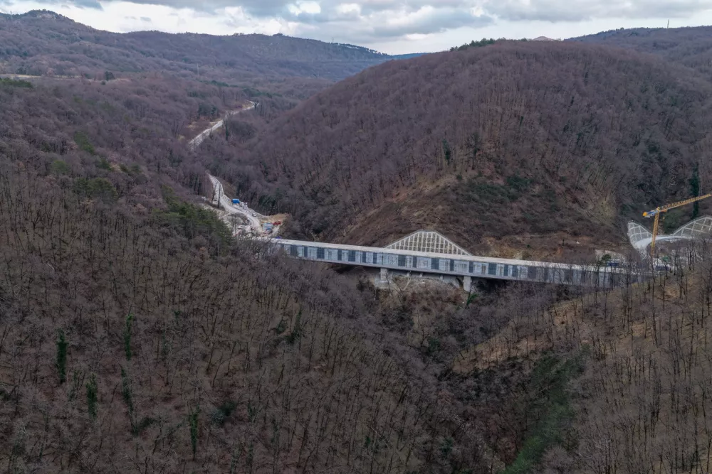 Kozina.Viadukt Glinscica na trasi drugega tira zelezniske proge Divaca-Koper.