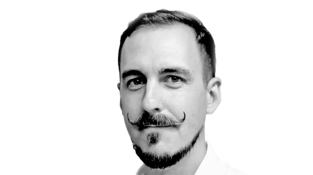 - 08.08.2019 - Aljaž Potocnik - novinar Dnevnik//FOTO: Luka Cjuha.------crno bela, za komentarjev tekoce in permanent !!!