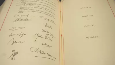 Podpisi predstavnikov &scaron;estih članic Rimske pogodbe / Foto: Wikipedija