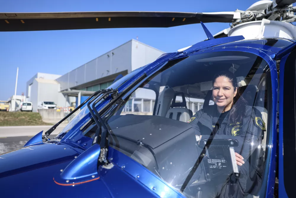 - 04.03.2026 - Pilotka policijskega helikopterja Breda &Scaron;prajcar//FOTO: Jaka Gasar / Foto: Jaka Gasar