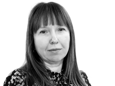 Nina Knavs- Redakcija Dnevnik 2024 - portreti za komentarje in kolumne - kolumnisti - komentatorji &ndash; novinarji - portret //FOTO: Luka Cjuha