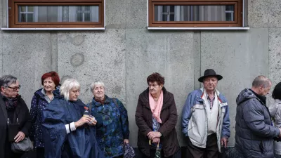 - 15.04.2025 - sojenje Janezu Janši v zadevi Trenta v Celju - spontani protest - upokojenci, pokojnine, starostniki//FOTO: Jaka Gasar