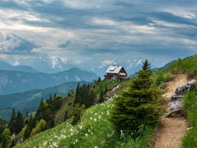 Pogled na gore danes ne bo nič kaj toplo spomladanski.
