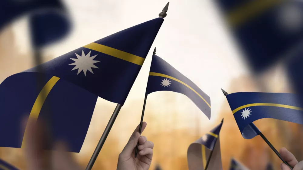 Tudi zastave Nauruja ne pozna prav vsak. / Foto: Istock