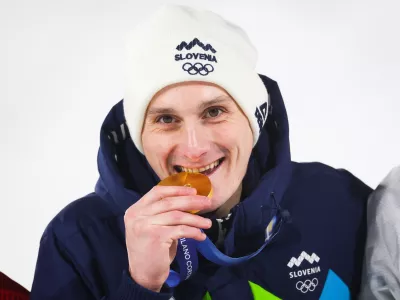 Italija, Predazzo.Zimske olimpijske igre 2026.Smucarski skoki, velika skakalnica, moski.Olimpijski prvak na veliki skakalnici Domen Prevc.