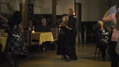 Intimni portret plesa življenja in smrti