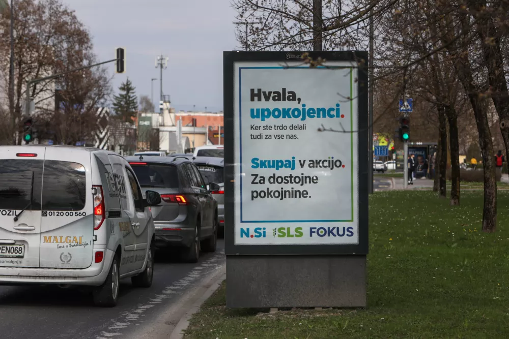 Predvolilna kampanja: Oglasi med hvaljenjem, stra&scaron;enjem in neizvirnostjo