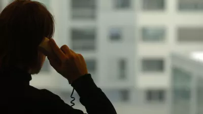 iklustracija - telefoniranje - prisluškovanje,, // FOTO: Luka CjuhaOPOMBA: ZA OBJAVO V ČASOPISU DNEVNIK