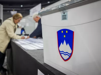 Ljubljana, dvorana Stozice.Predcasno glasovanje za drzavnozborske volitve v dvorani Stozice.