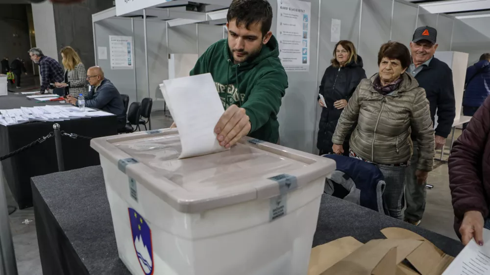 17.3.2026 - Parlamentarne volitve 2026 - Začetek predčasnega glasovanja na posebnih voli&scaron;čih za državnozborske volitve. Dvorana StožiceFoto: Luka Cjuha