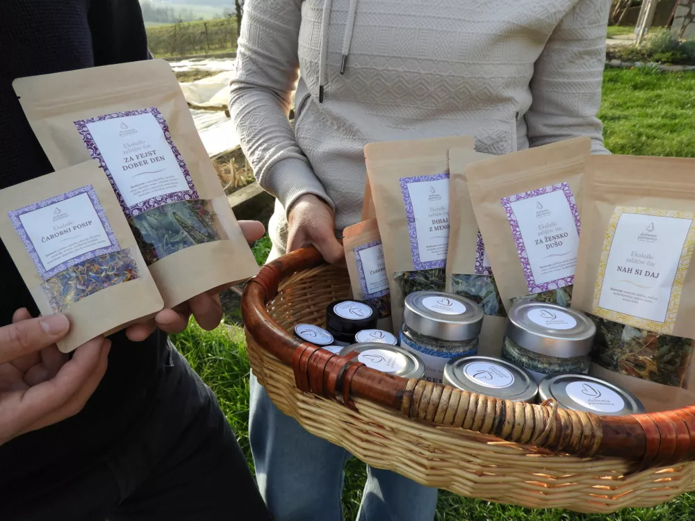 Zeli&scaron;čni raj sredi Slovenskih goric: pristna zgodba biologa in ekonomistke za fejst dober den