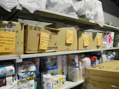 This photo dated Aug. 19, 2025, shows unopened rolls of toilet paper and other items collected by a secondhand goods seller in Kumagaya, Saitama Prefecture. After a record number of lost and found items were handed in last year, the Tokyo Metropolitan Police Department is making efforts to prevent such items from being wasted. (Jiji Press),Image: 1033201292, License: Rights-managed, Restrictions:, Model Release: no / Foto: Profimedia