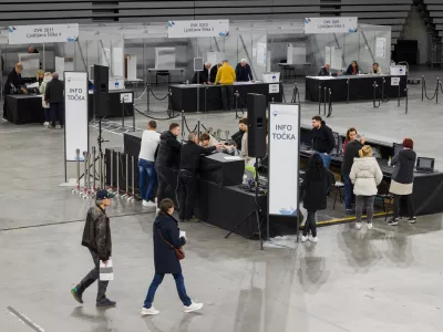 Ljubljana, dvorana Stozice.Predcasno glasovanje za drzavnozborske volitve v dvorani Stozice.