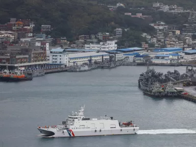 FILE PHOTO: A Taiwan Coast Guard patrol vessel moves in Keelung, as China conducts "Justice Mission 2025" military drills around Taiwan, in Keelung, Taiwan, December 30, 2025. REUTERS/Ann Wang/File Photo