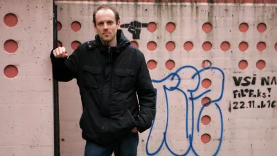 Aljo&scaron;a Kravanja, filozof in mladi raziskovalec na In&scaron;titutu za kriminologijo pri Pravni fakulteti UL, prevajalec Deleuzovega dela Nietzsche in filozofija/FOTO: Bojan Velikonja OPOMBA: ZA OBJAVO V PRILOGI &ndash; DNEVNIKOV OBJEKTIV - INTERVJU 2011