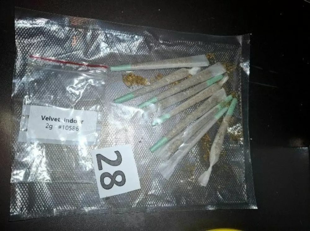 Ljubljanski policisti so v hi&scaron;nih preiskavah zasegli različne proizvode z vsebnostjo prepovedanih drog.