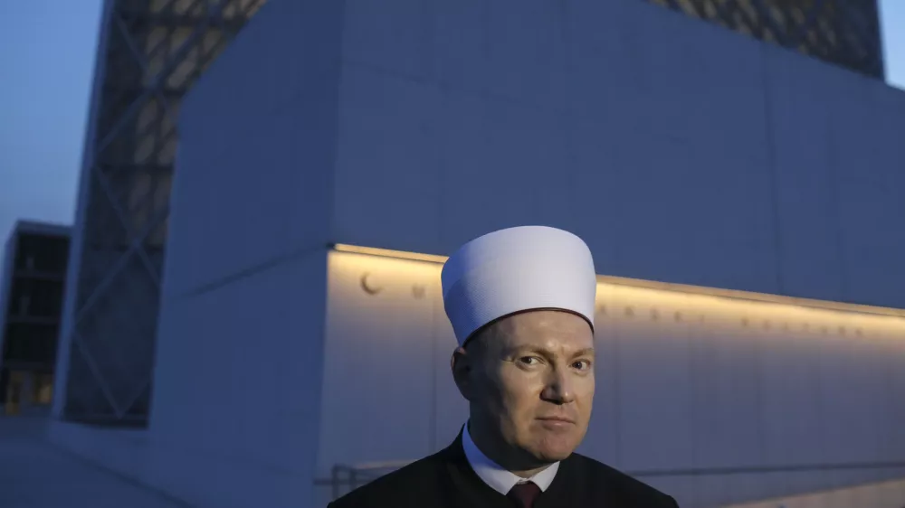 novi mufti Islamske skupnosti Sloveniji mag. Nevzet Porić - 18.03.2022  Muslimanski kulturni center Ljubljana  ljubljanska damija - inavguracija ljubljanskega muftija Nevzeta Porića, //FOTO: Jaka Gasar