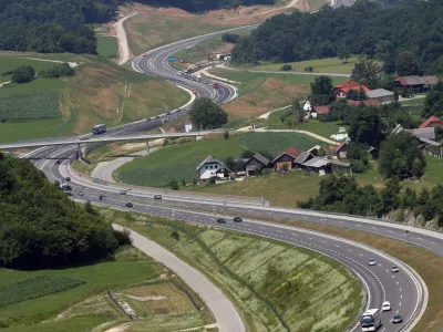 - Družba za avtoceste v RS (DARS) - dolenjska avtocesta - novozgrajeni odsek Pluska - Ponikve in Ponikve - Hrastje v dolžini 14,8 km - odprtje zadnjih dveh odsekov v dolžini 14,8 kilometra dolenjske avtoceste med Plusko in Hrastjem, ///FOTO: Luka Cjuha