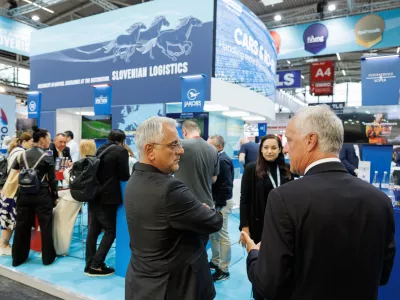 Nemcija, Munchen.Sejem s podrocja transporta, logistike in spremljajocih dejavnosti Transport Logistic, na katerem se pod okriljem agencije Spirit predstavlja tudi 14 slovenskih podjetij in institucij.Minister za gospodarstvo, turizem in sport Matjaz Han na slovenskem paviljonu.