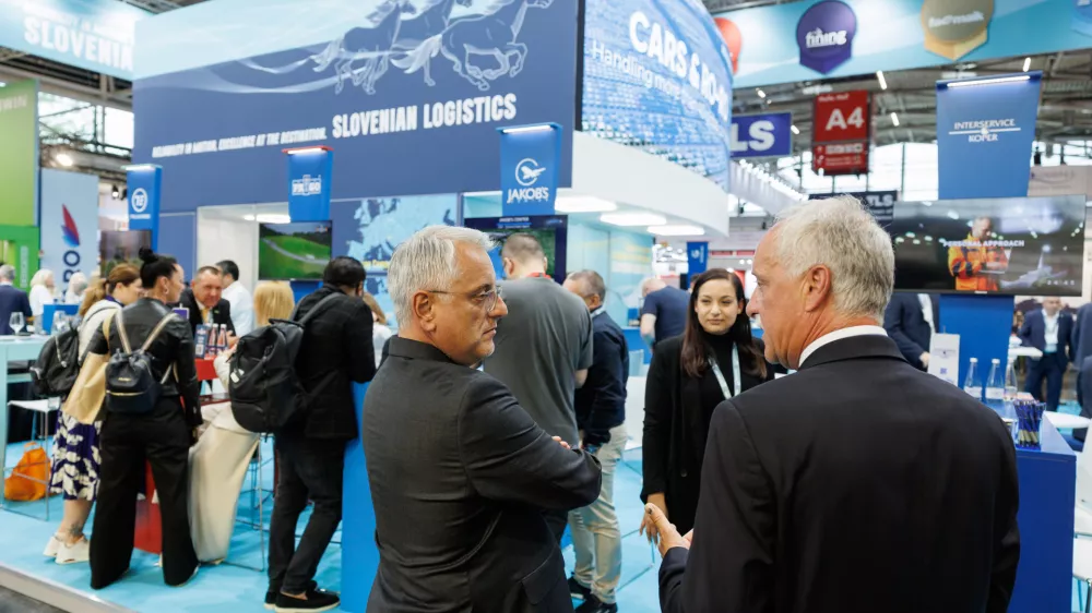 Nemcija, Munchen.Sejem s podrocja transporta, logistike in spremljajocih dejavnosti Transport Logistic, na katerem se pod okriljem agencije Spirit predstavlja tudi 14 slovenskih podjetij in institucij.Minister za gospodarstvo, turizem in sport Matjaz Han na slovenskem paviljonu.