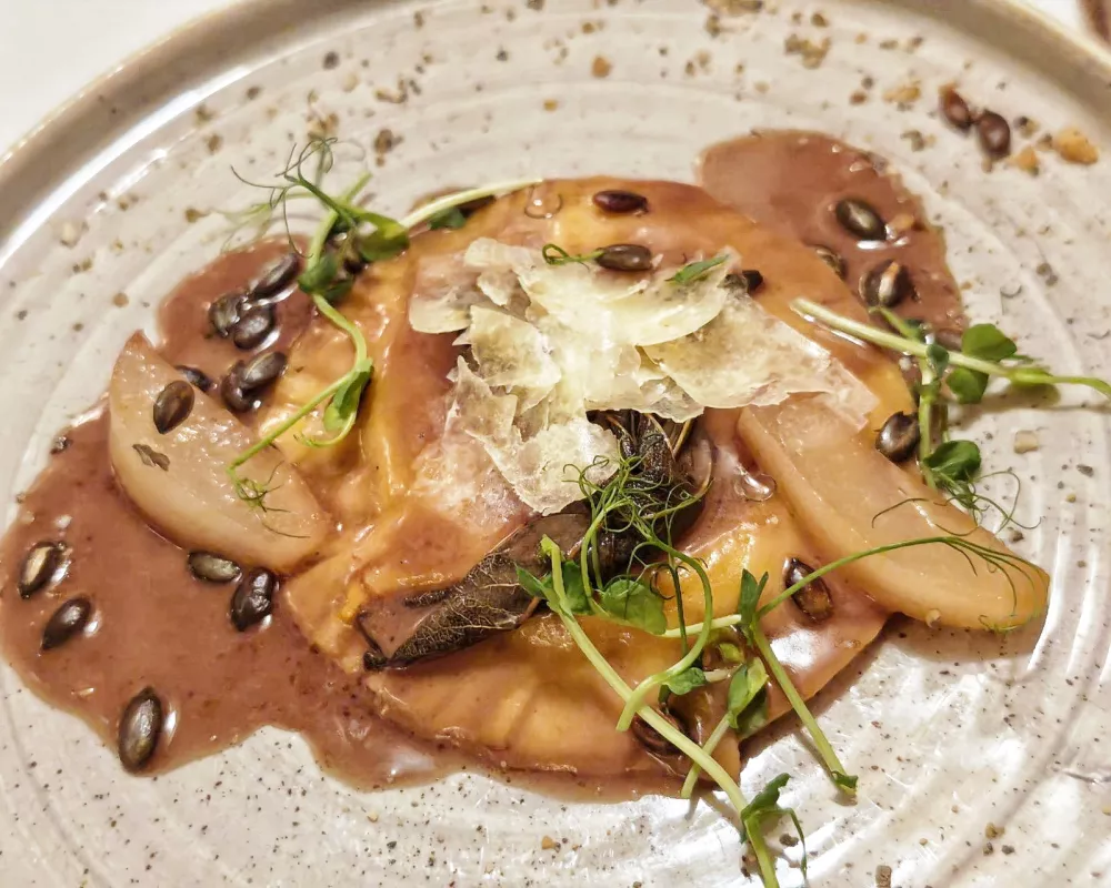 Bučni raviol, Restavracija Most