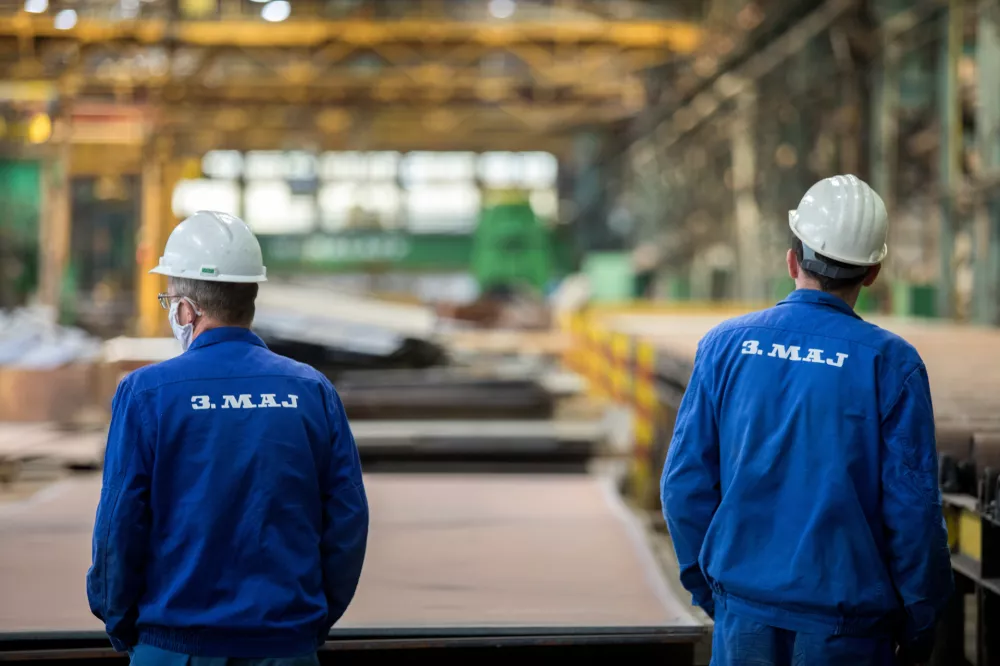 24.4.2020., Rijeka - Radnici brodogradilista 3. Maj tijekom pandemije koronavirusa. Photo: Nel Pavletic/PIXSELL